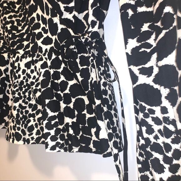 NWT leopard print WHO WHAT WEAR lightweight wrap/side tie blouse, Sz S NEW!🏷 - Picture 11 of 16